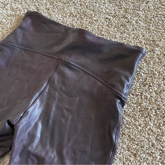 Spanx Faux Leather Leggings Women’s M Plum Purple Shiny Textured Skinny #2437 - Picture 9 of 13